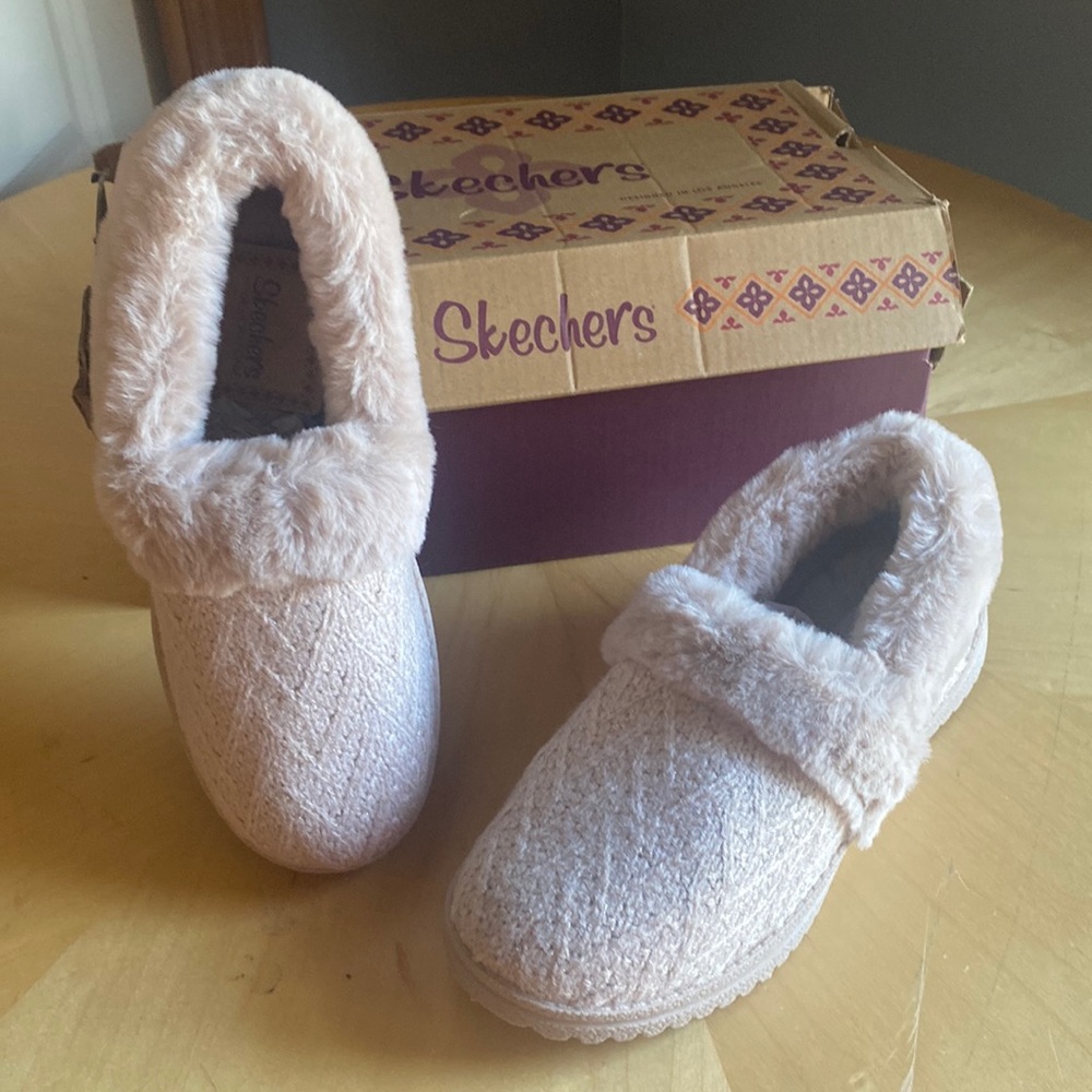 Skechers cozy little sweet walk slippers. Size 5.5 blush. New with box